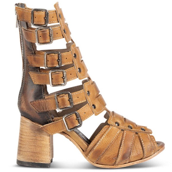Freebird -Zane Sandal - SOLD OUT!!- Wheat- Size 6 - Picture 3 of 7